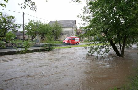 POPLAVE DOLENJA VAS 01 FOTO LJUBO VUKELIČ